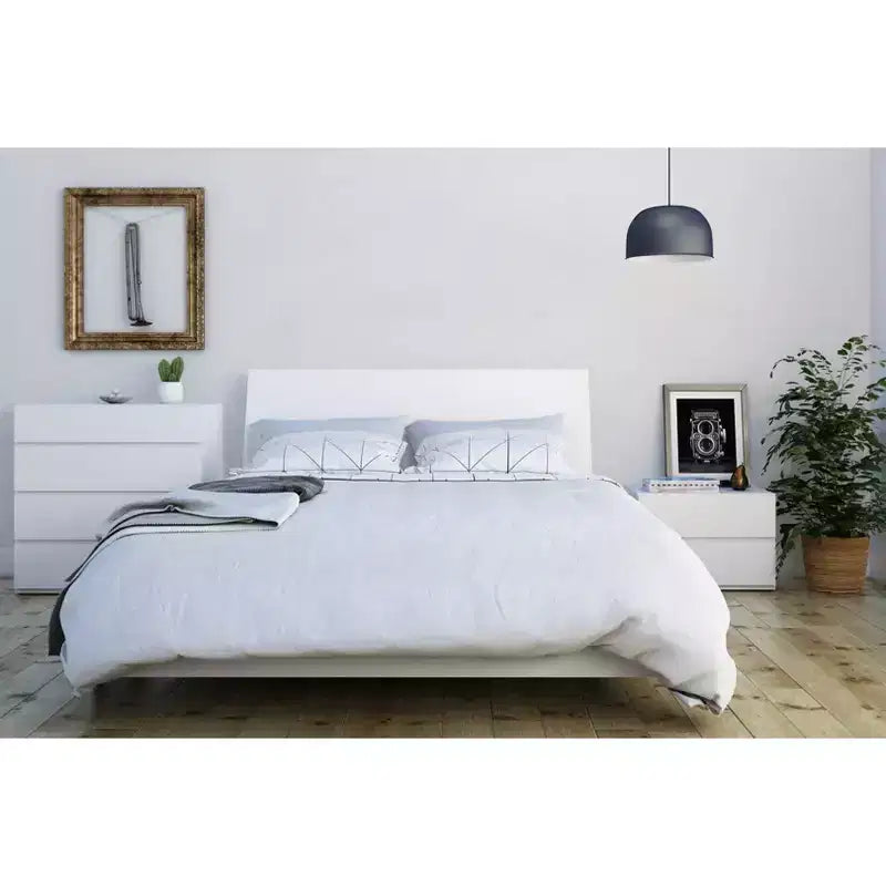 Testiera del letto queen-size con contenitore